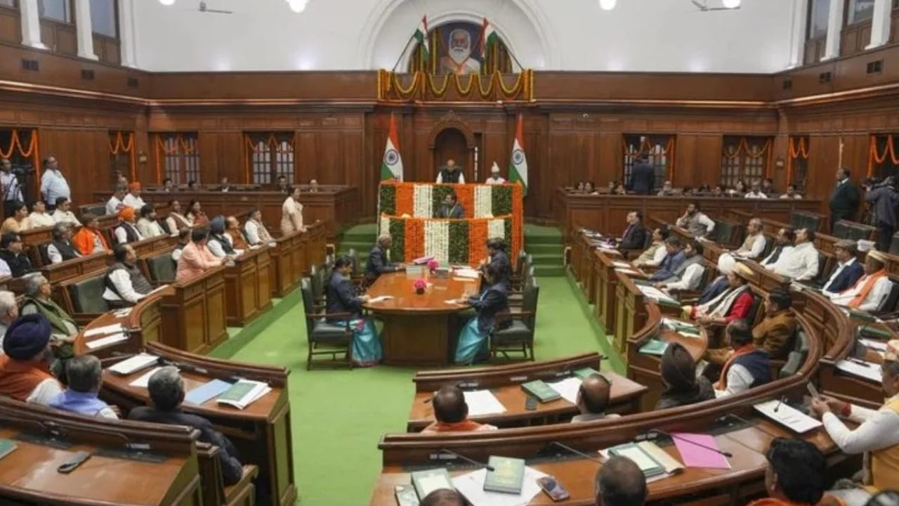 Security lapse , Delhi Assembly;  ink , Speaker