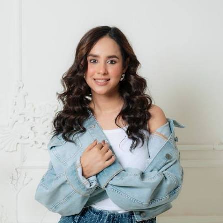  Sunanda Sharma