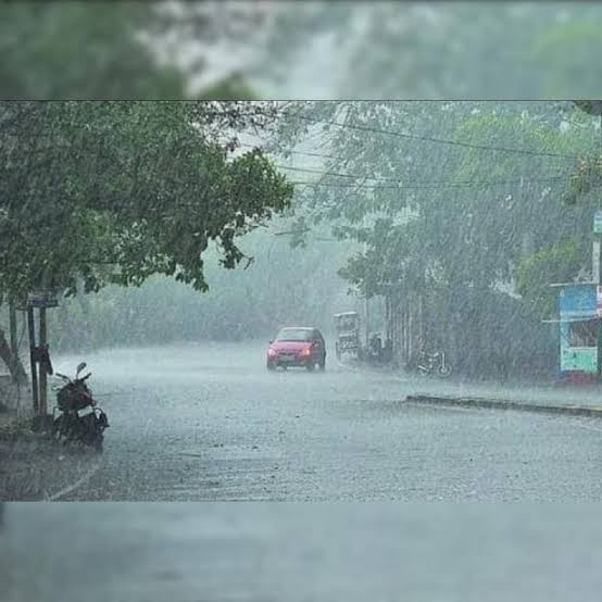 Monsoon break, MP; rainfall halts,  trough shifts.
