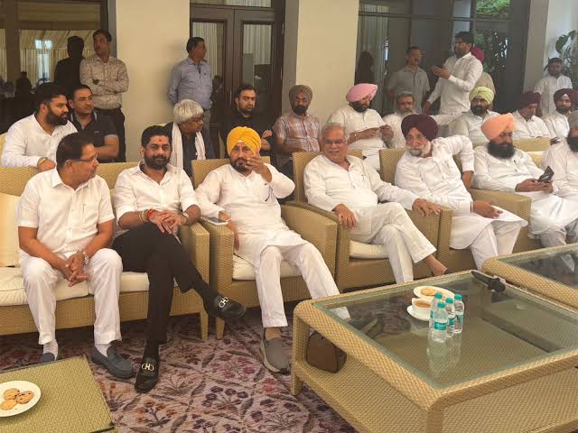 Punjab Congress meeting, two factions clash , Bhupesh Bagh
