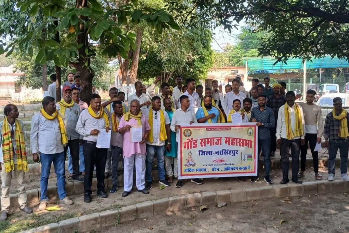   Issue of alleged mistreatment of tribal students in Bhopal heats up
