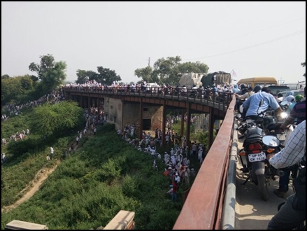 up भगदड़, 19 की मौत