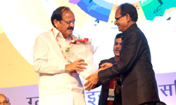 वैंकेया नायडू 