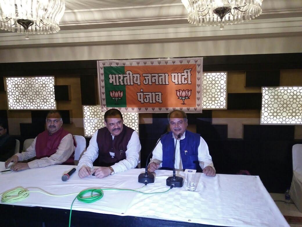 काले धनवाले, ड्रग माफियाओं और पाकिस्तान में मचा हड़कंप