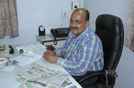 बाजार ने बिगाड़े भाषा के संस्कार