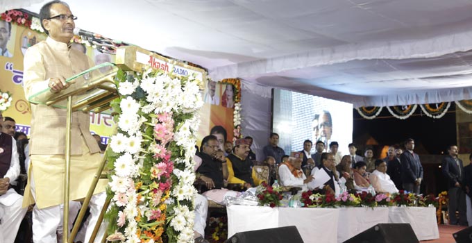 मुख्यमंत्री शिवराज सिंह चौहान 