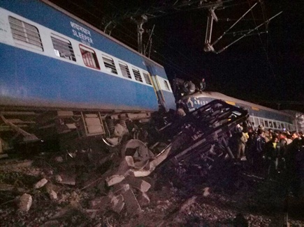 हीराखंड एक्सप्रेस दुर्घटनाग्रस्त 