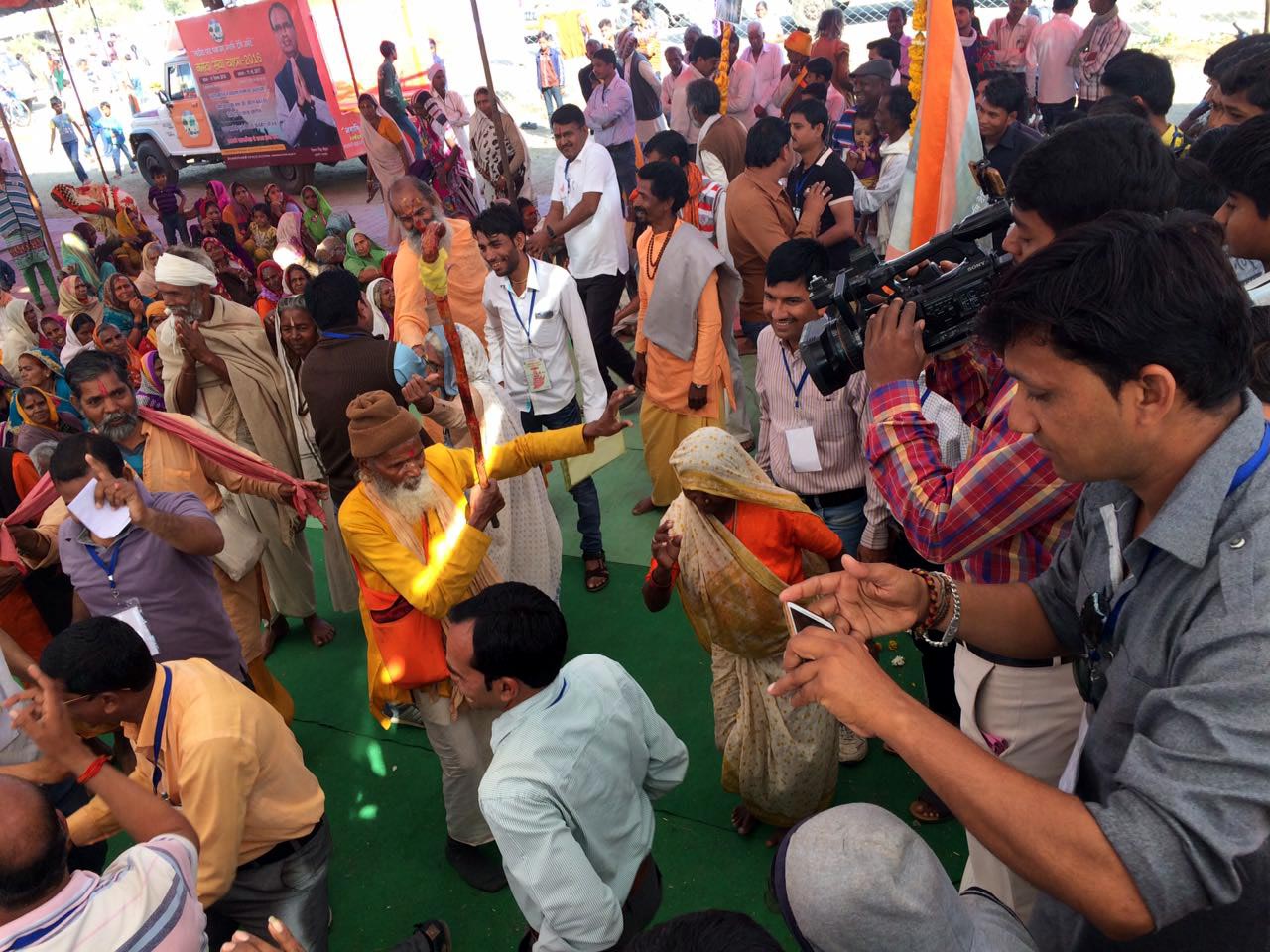 नमामि देवि नर्मदे