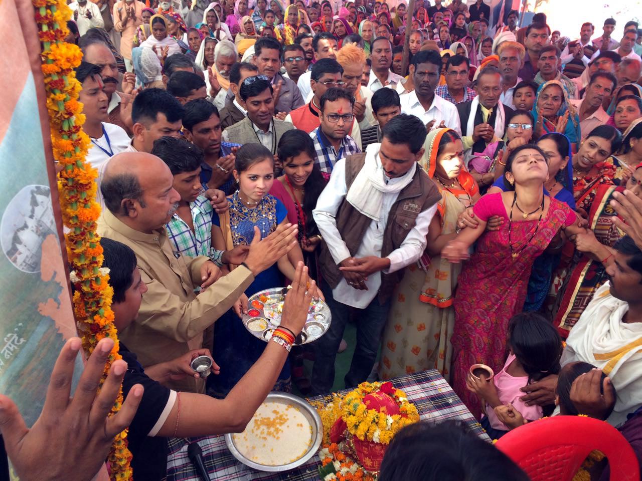 नमामि देवि नर्मदे