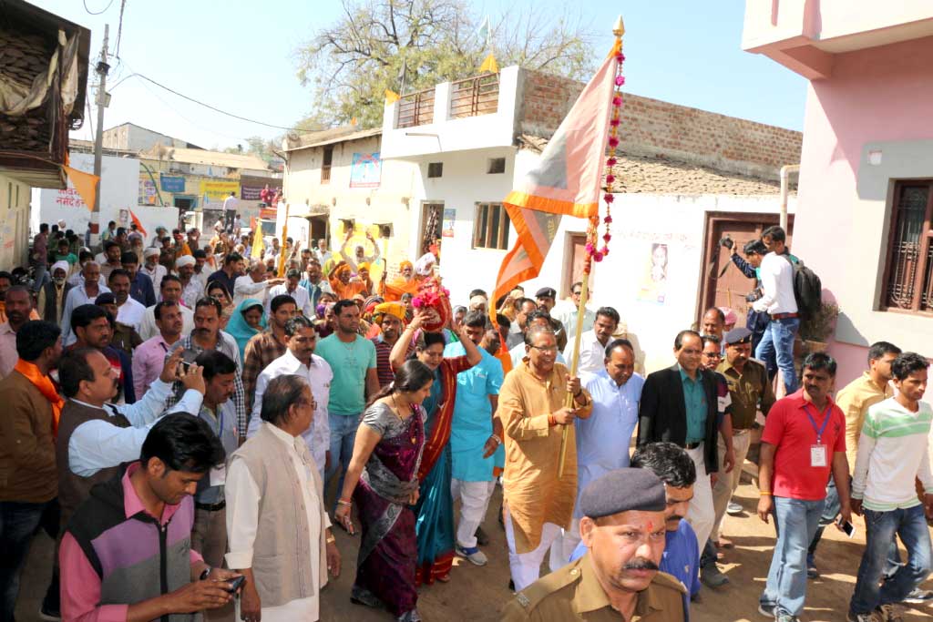 राजस्व मंत्री उमाशंकर गुप्ता