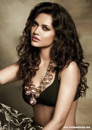 ईशा गुप्ता 