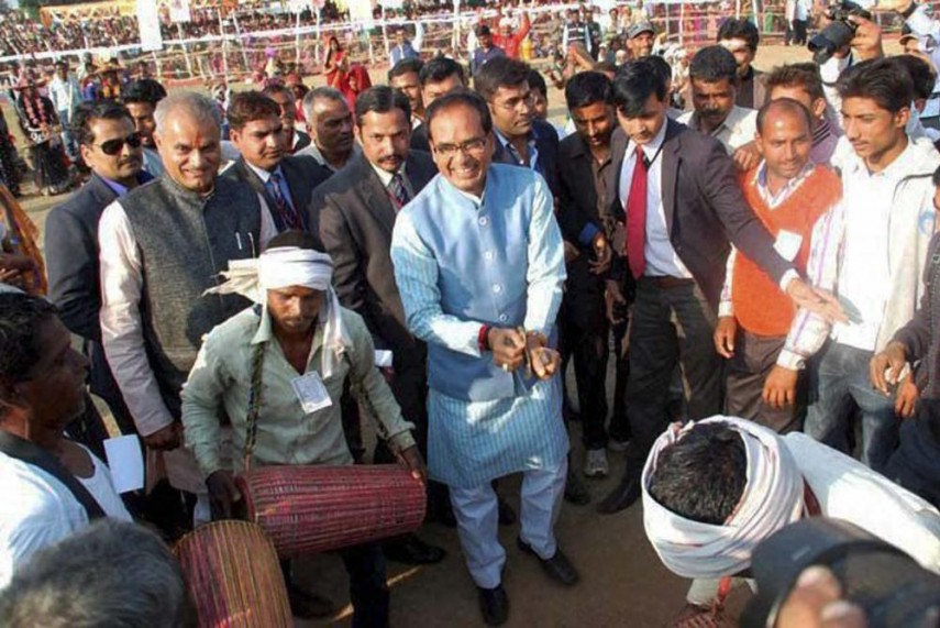 मध्यप्रदेश सरकार सो रही है...!